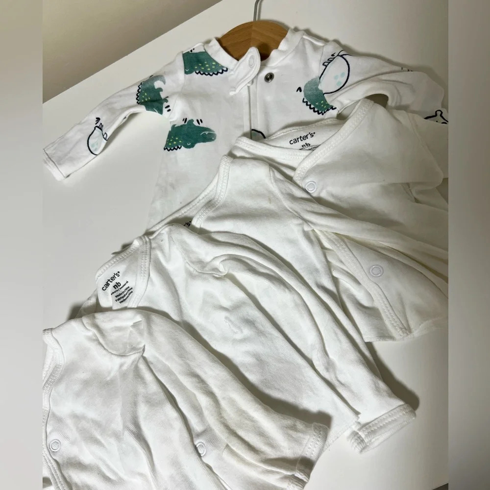 Carter’s Bundle of 5 Size New Born